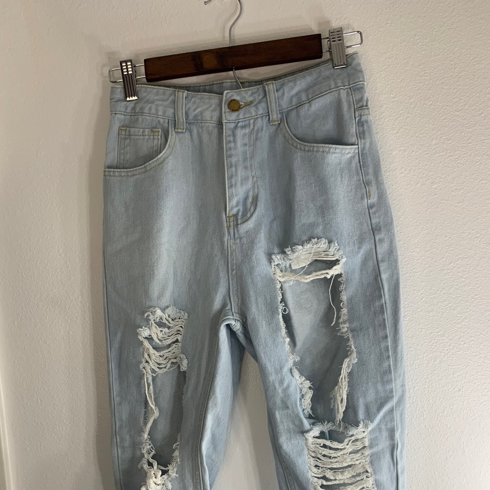 SHEIN light ripped jeans never worn size XS